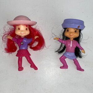 Strawberry Shortcake And Ginger Snap Girls Character Toy Figures Collectibles